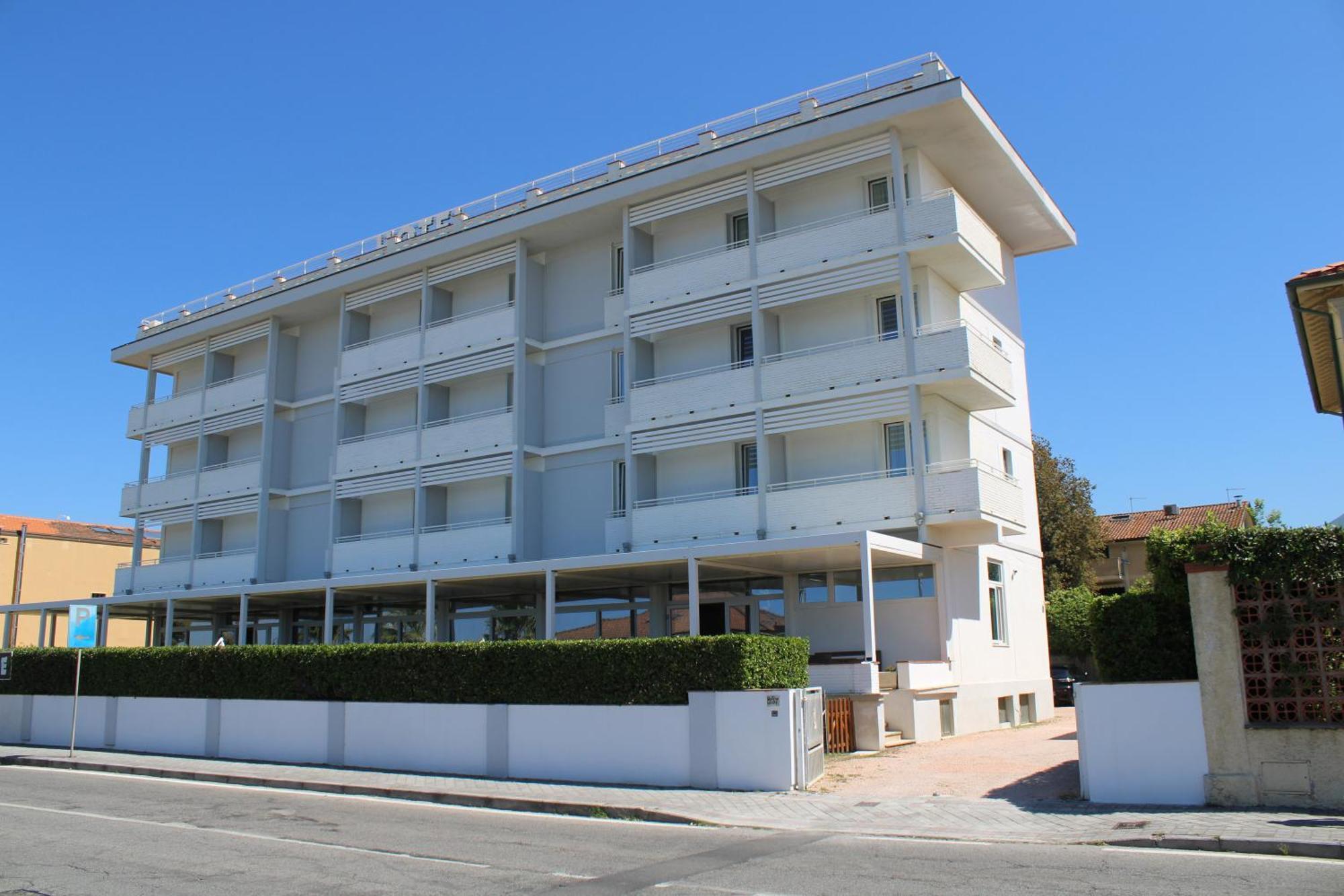 Hotel Esplanade Marina di Pietrasanta Exterior photo