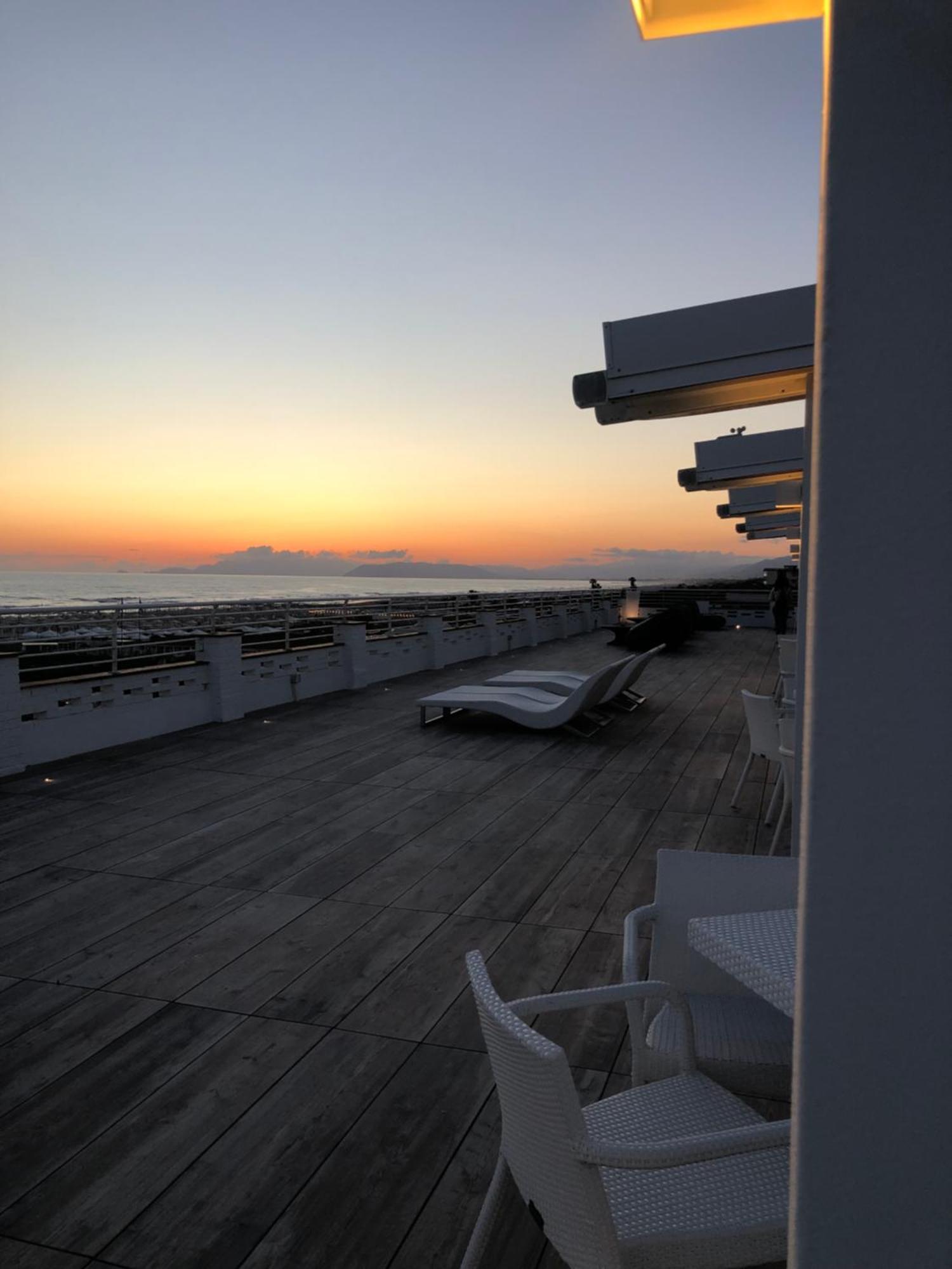 Hotel Esplanade Marina di Pietrasanta Exterior photo